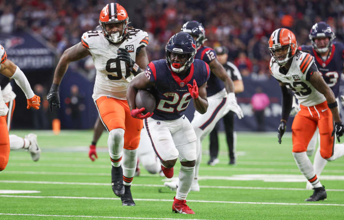 Texans running back Devin Singletary (26) in a 2024 AFC wild card game against the Cleveland Browns at NRG Stadium.